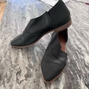 Bueno “Blake” flats